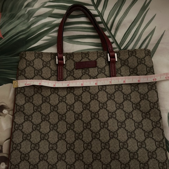 Authentic Gucci GG Supreme Beige GG PVC Tote Bag. Fits an iPad & Classy af - Picture 12 of 12
